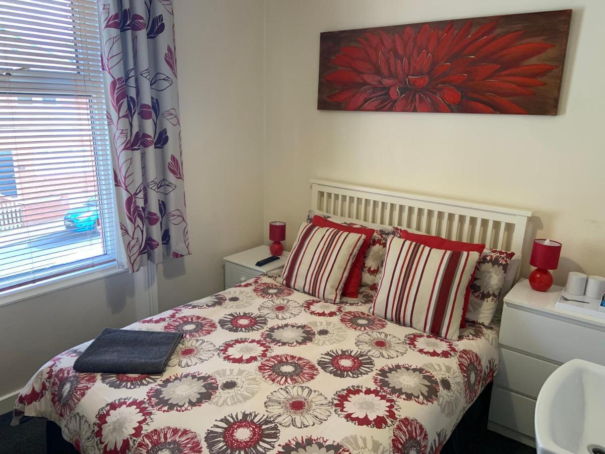 Melrose Guest House Уитли-Бей Экстерьер фото