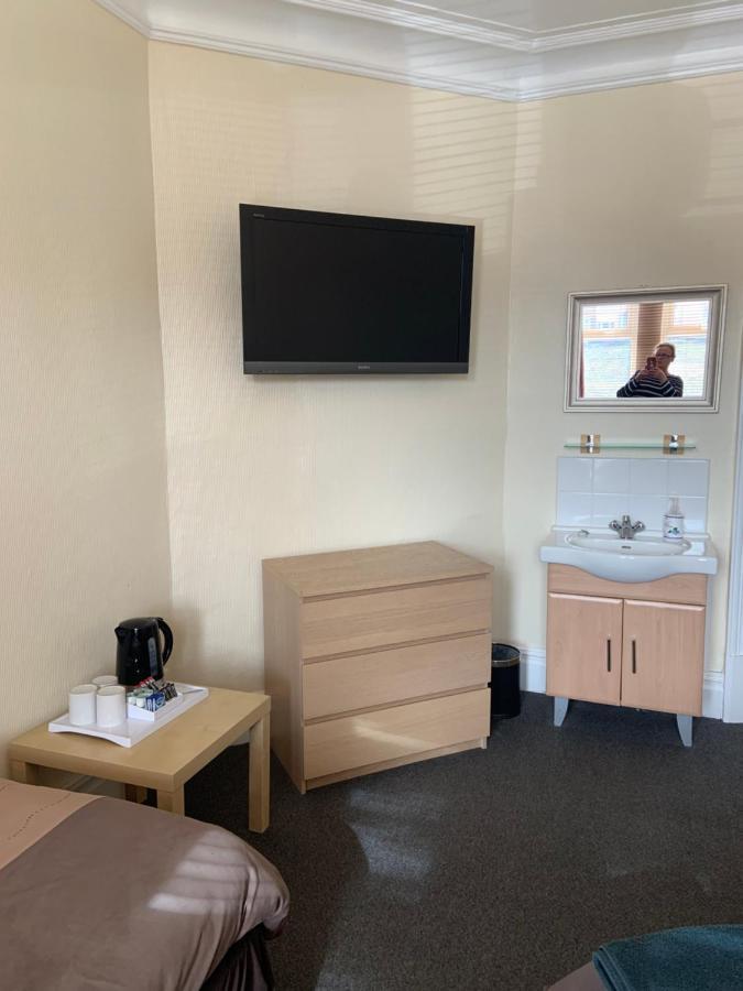 Melrose Guest House Уитли-Бей Экстерьер фото