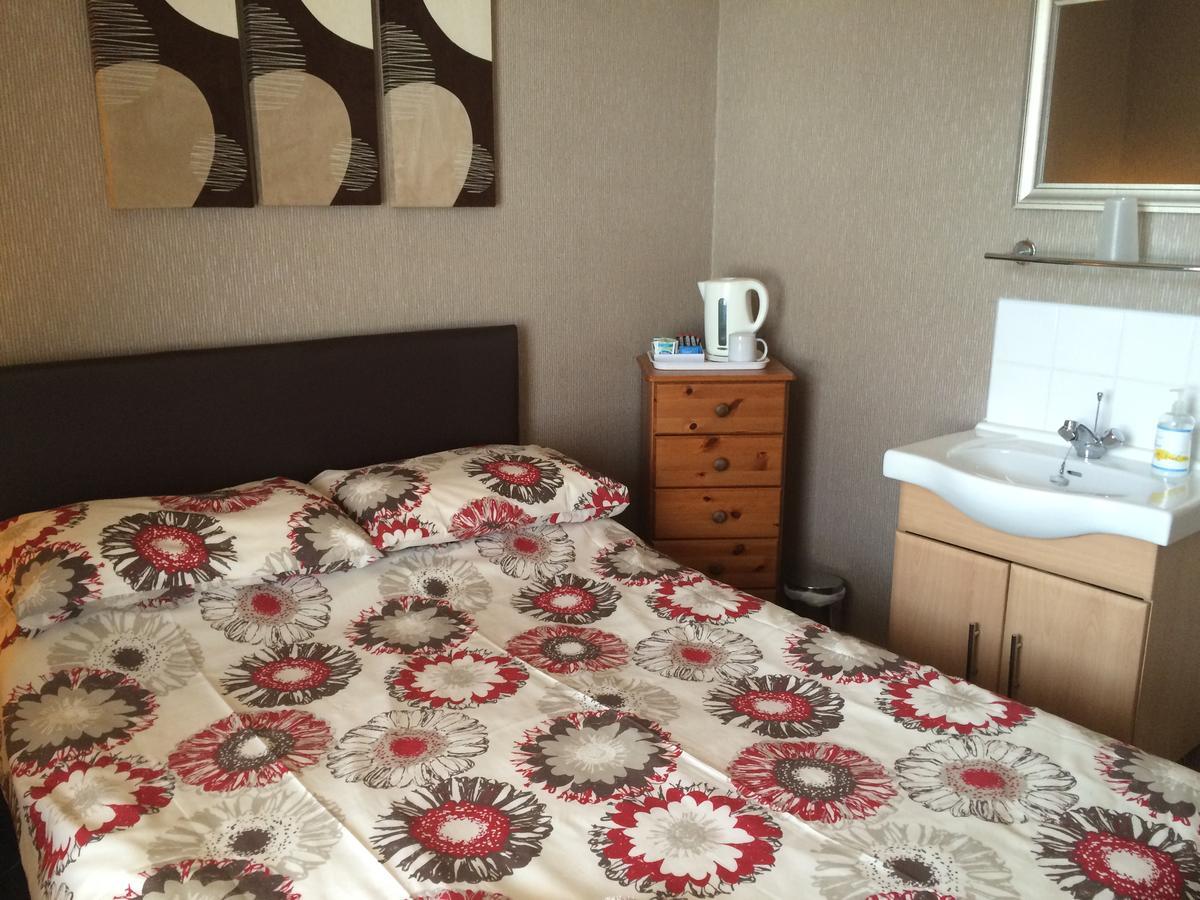 Melrose Guest House Уитли-Бей Экстерьер фото